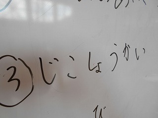 560