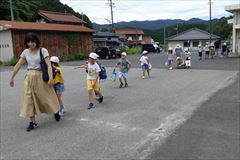 バスで帰る
