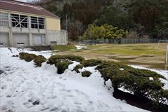 にがつ