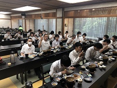 楽しく夕食