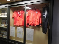 公式ウエア展示