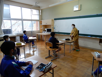 お茶の心を学ぶ