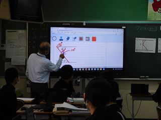 デジタル教科書を使用した授業の様子7