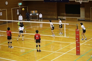 女子バレーボール部の試合の様子