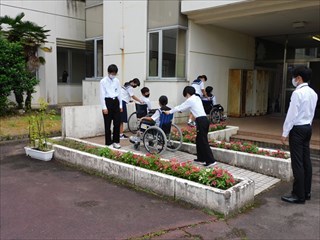 車いすの体験学習の様子3