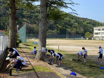 環境美化活動校庭