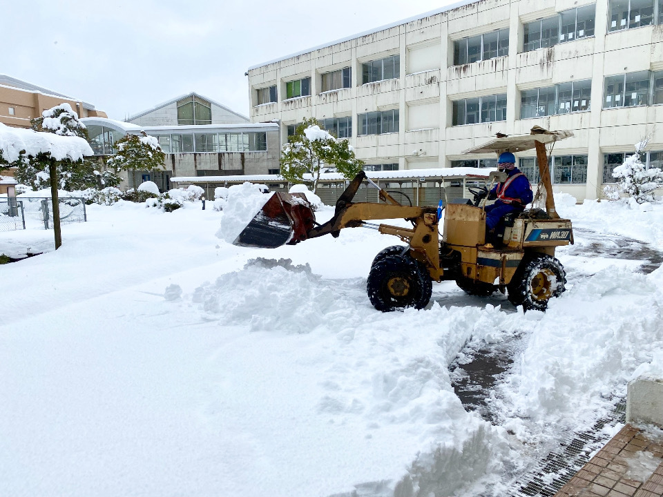 重機による除雪