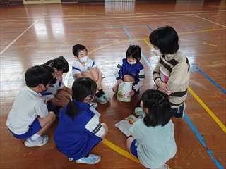 1.2年生のふり返りの様子です。