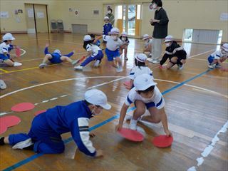 色板めくりのゲームをしています