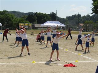 ラジオ体操をしています