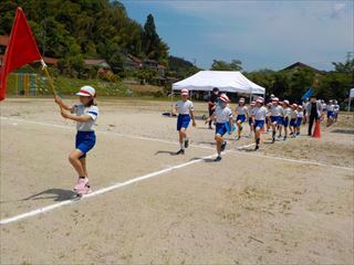 入場行進を練習をしています