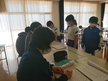 丸付けをしてもらっています。