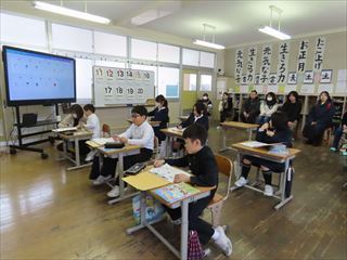 どの学年も成長した姿を見ていただきました。