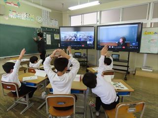 低学年が道徳のオンライン授業をおこないました。