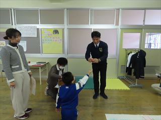 先生方とすごろくをしました。