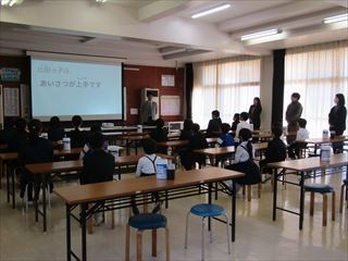 全校朝礼がありました。