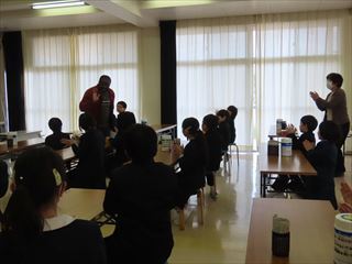 ヘンリー先生との外国語はとても楽しかったです。ありがとうございました。