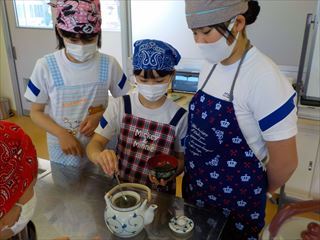 お茶をいれる学習です。
