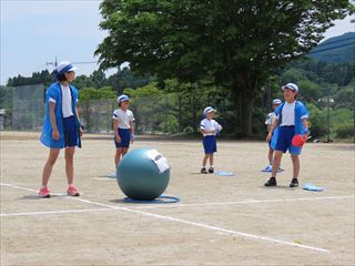 青組の応援合戦です。