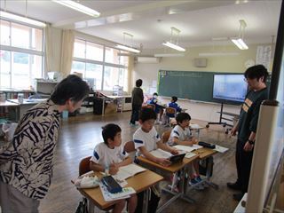 授業の様子を見ていただきました。