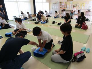 救急法講習も行いました。