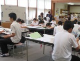 司書教諭、学校司書と一緒の理科の授業の様子です。