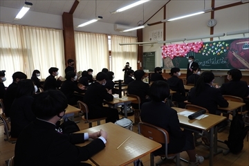 3年２組の学級活動の様子