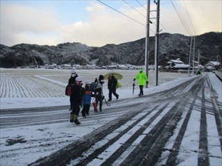 西松井津田平