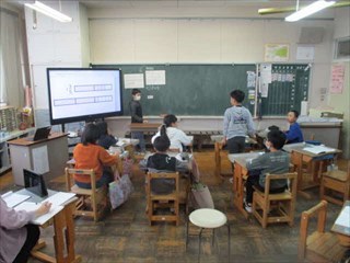 ４年生の授業の様子