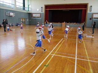低学年しっぽ取り