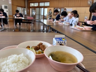 給食の様子