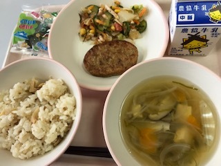 今日の給食です