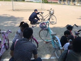 自転車点検の様子