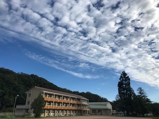 雲のある空