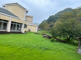 体育館外の天気