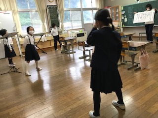 低学年朝の歌