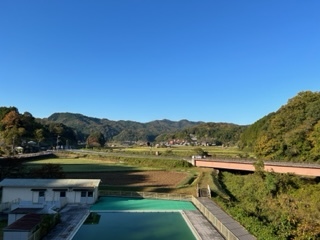 朝の青空