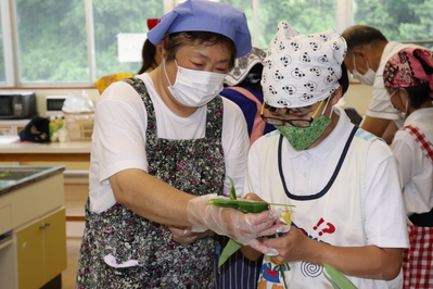 地域の講師の方に丁寧に教えていただきました。