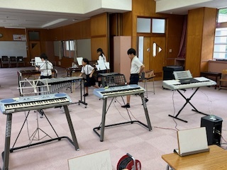 昼休みの音楽室