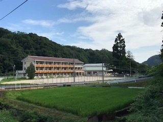 学校の遠景