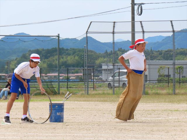 とんでまわしてはさんでゴー
