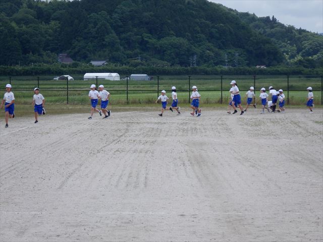 走っている様子１