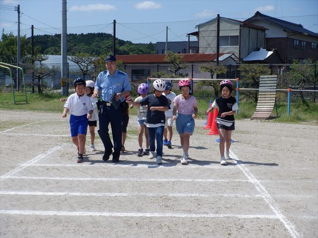 横断歩道の渡り方