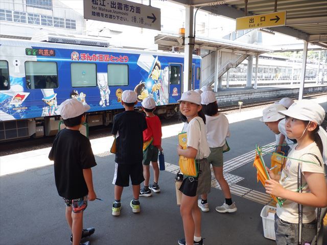 安来駅ホームの様子１
