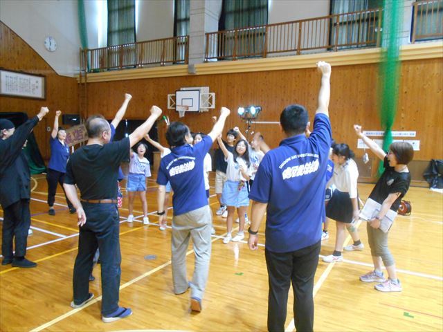 リハーサル後の6年児童の様子
