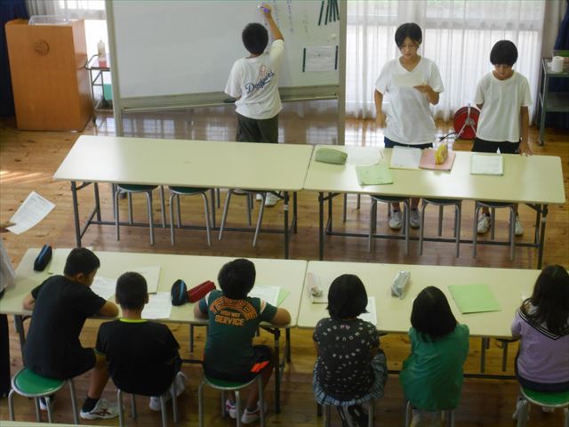 情報委員会の様子
