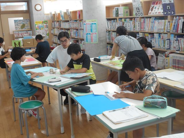 図書委員会の様子２