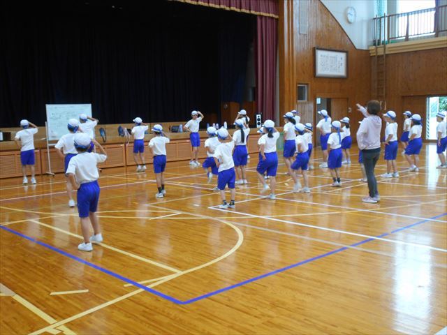 運動会色別集会の様子１