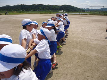 綱引きの様子１