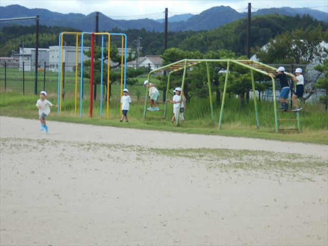 外遊びの様子２